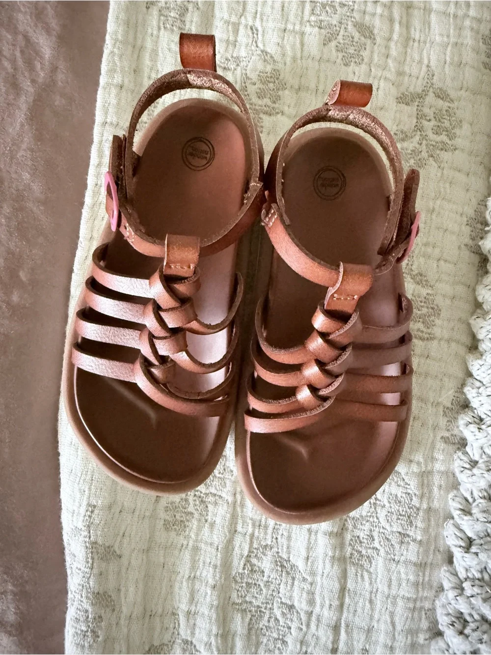 wonder nation Brown Strappy Girls Sandals with Pink Buckle